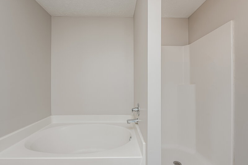 1,770/Mo, 602 Nixon Way La Vergne, TN 37086 Main Bathroom View 2