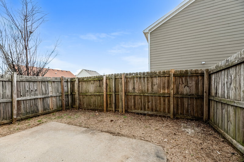 1,770/Mo, 602 Nixon Way La Vergne, TN 37086 Backyard View