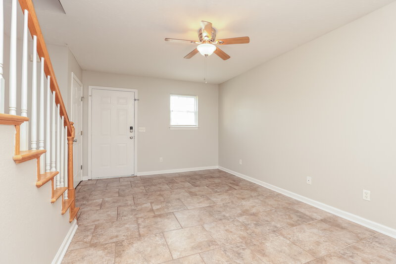 1,630/Mo, 4080 Nir Shreibman Blvd Apt 7 La Vergne, TN 37086 Living Room View