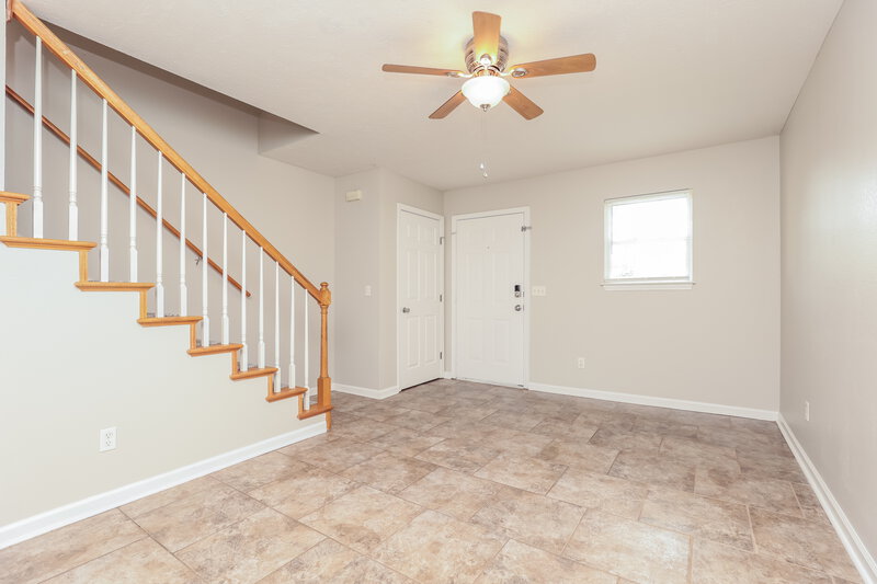 1,630/Mo, 4080 Nir Shreibman Blvd Apt 7 La Vergne, TN 37086 Living Room View 2