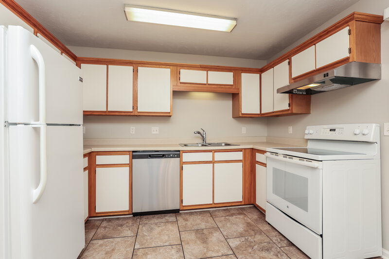 1,630/Mo, 4080 Nir Shreibman Blvd Apt 7 La Vergne, TN 37086 Kitchen View