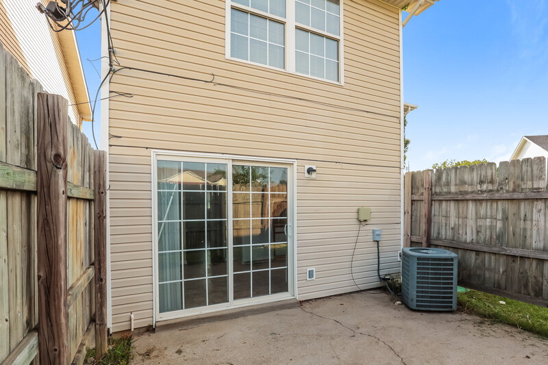 1,630/Mo, 4080 Nir Shreibman Blvd Apt 7 La Vergne, TN 37086 Rear View