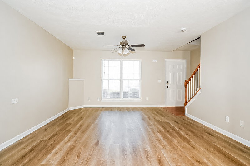 1,835/Mo, 8021 Logan Dr La Vergne, TN 37086 Living Room View 3