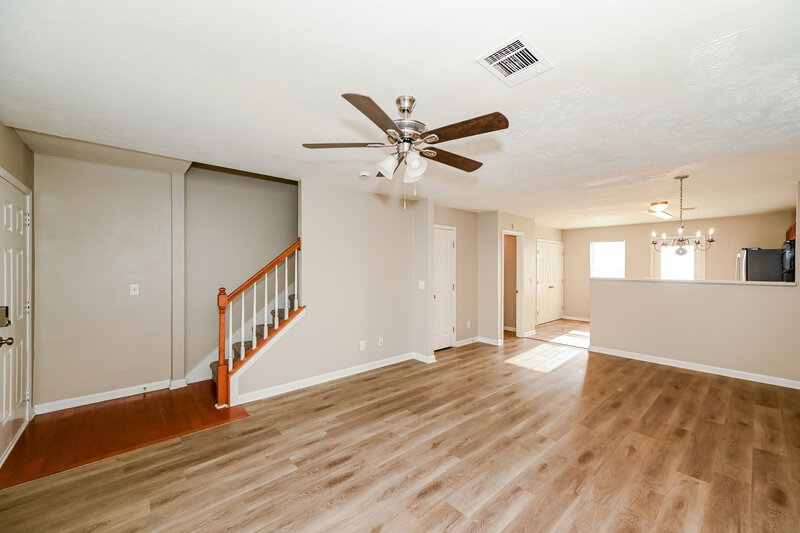1,835/Mo, 8021 Logan Dr La Vergne, TN 37086 Living Room View 6