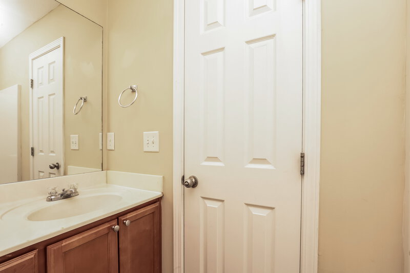 2,240/Mo, 8026 Logan Dr La Vergne, TN 37086 No Caption View