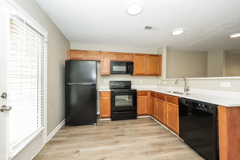 1,610/Mo, 8030 Logan Dr La Vergne, TN 37086 Kitchen View