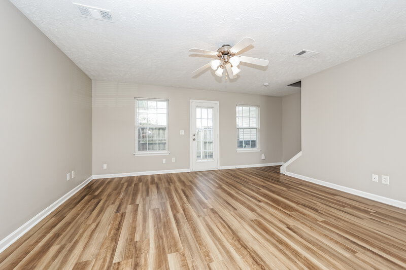 1,900/Mo, 4060 George Buchanan Dr La Vergne, TN 37086 Living Room View