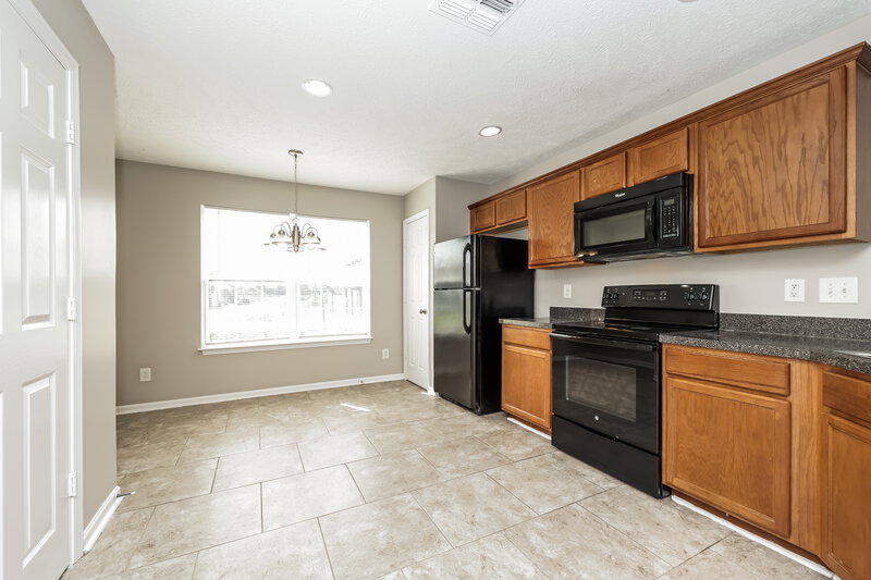 1,900/Mo, 4060 George Buchanan Dr La Vergne, TN 37086 Kitchen View
