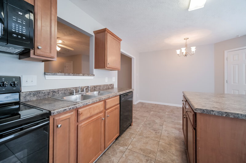1,755/Mo, 104 David Bolin Dr La Vergne, TN 37086 Kitchen View 3