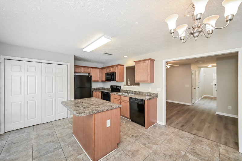 1,735/Mo, 104 David Bolin Dr La Vergne, TN 37086 Kitchen View 2