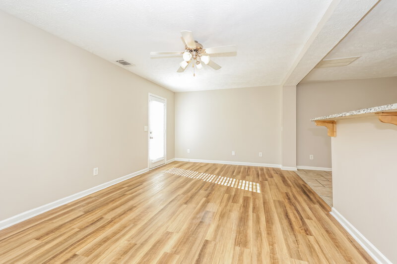 2,040/Mo, 118 David Bolin Dr La Vergne, TN 37086 Living Room View 2