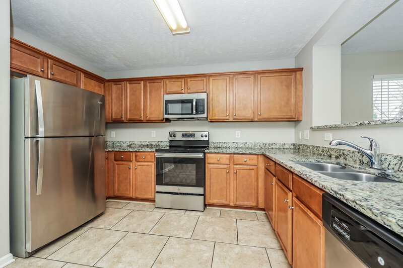 2,040/Mo, 118 David Bolin Dr La Vergne, TN 37086 Kitchen View 2