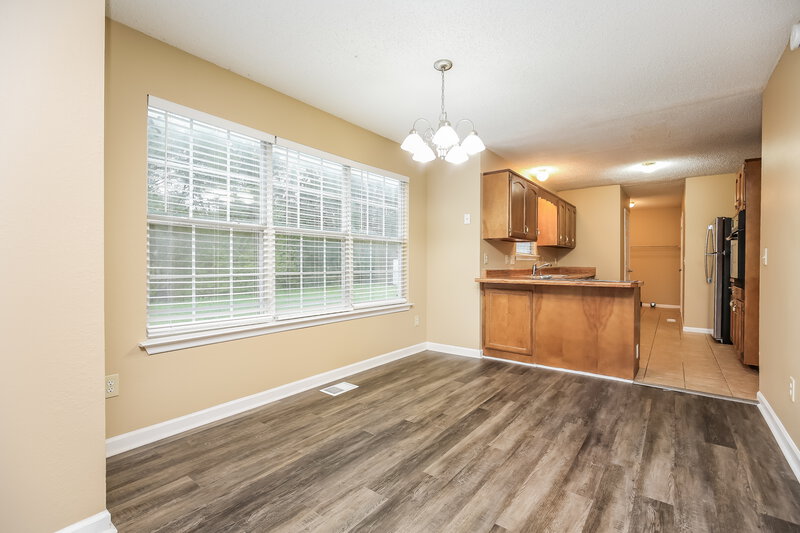 3,950/Mo, 165 Bill Stewart Blvd La Vergne, TN 37086 Dining Room View