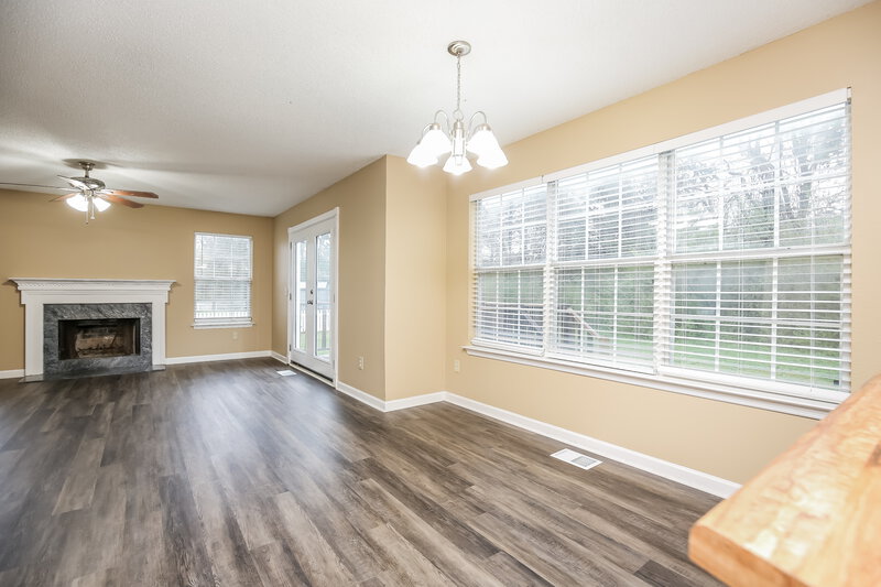 3,950/Mo, 165 Bill Stewart Blvd La Vergne, TN 37086 Dining Room View 2