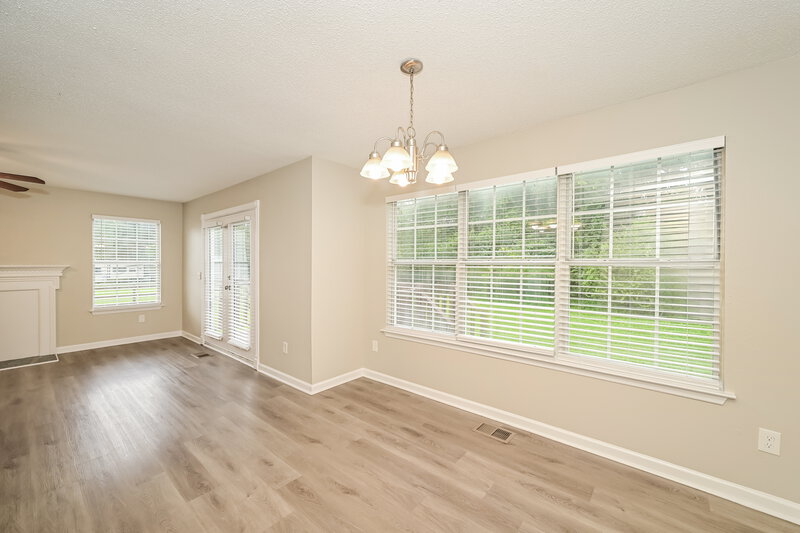 2,125/Mo, 165 Bill Stewart Blvd La Vergne, TN 37086 Breakfast Nook View