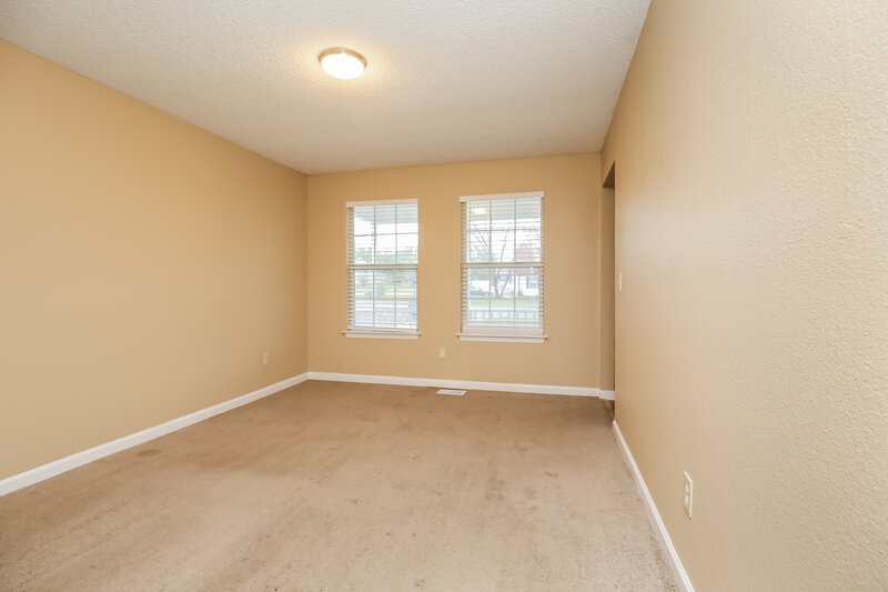 3,950/Mo, 165 Bill Stewart Blvd La Vergne, TN 37086 Family Room View