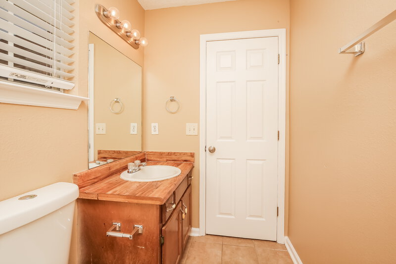 3,950/Mo, 165 Bill Stewart Blvd La Vergne, TN 37086 Bathroom View 2