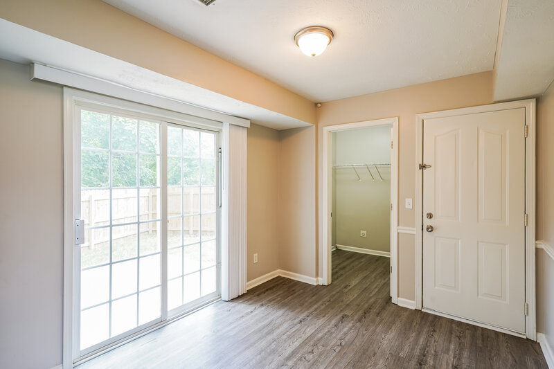1,830/Mo, 1313 E Nir Shreibman Blvd La Vergne, TN 37086 Dining Room View