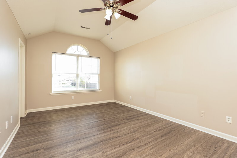 1,920/Mo, 1313 E Nir Shreibman Blvd La Vergne, TN 37086 Main Bedroom View