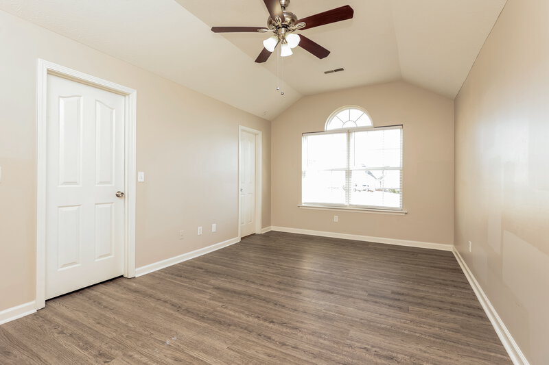 1,920/Mo, 1313 E Nir Shreibman Blvd La Vergne, TN 37086 Main Bedroom View 2