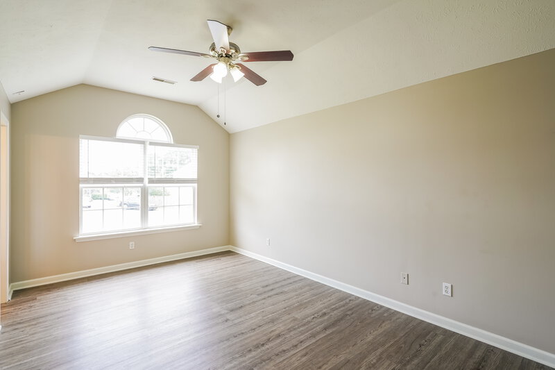 1,830/Mo, 1313 E Nir Shreibman Blvd La Vergne, TN 37086 Main Bedroom View 2