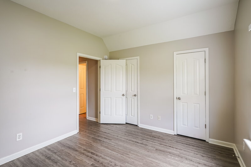 1,830/Mo, 1313 E Nir Shreibman Blvd La Vergne, TN 37086 Bedroom View 2