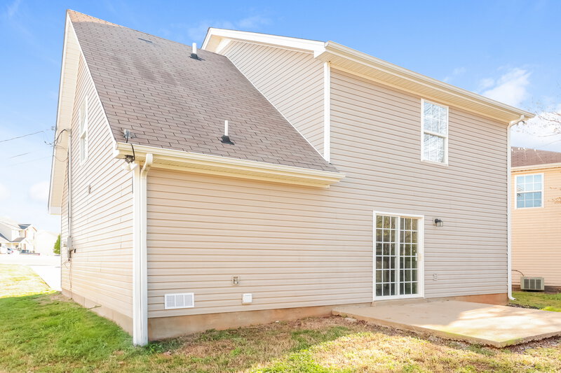 1,920/Mo, 1313 E Nir Shreibman Blvd La Vergne, TN 37086 Rear View