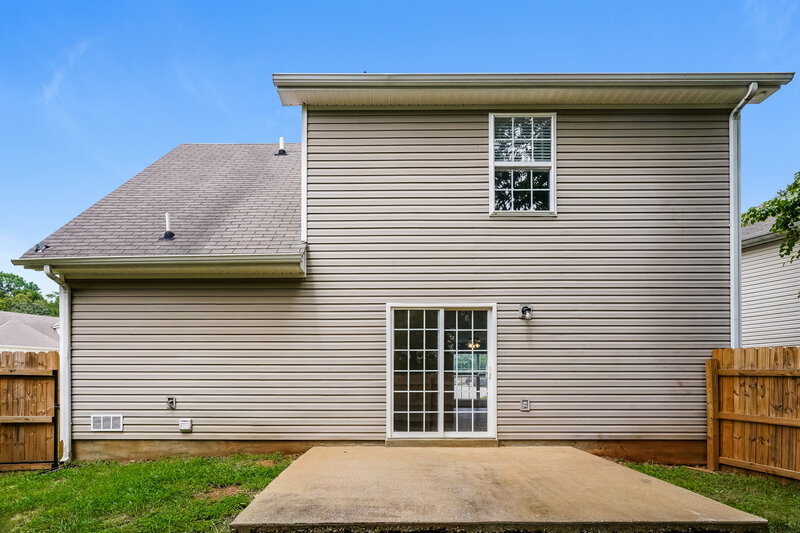 1,830/Mo, 1313 E Nir Shreibman Blvd La Vergne, TN 37086 Rear View