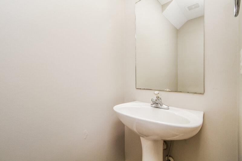 1,860/Mo, 1313 E Nir Shreibman Blvd La Vergne, TN 37086 Misc View 15
