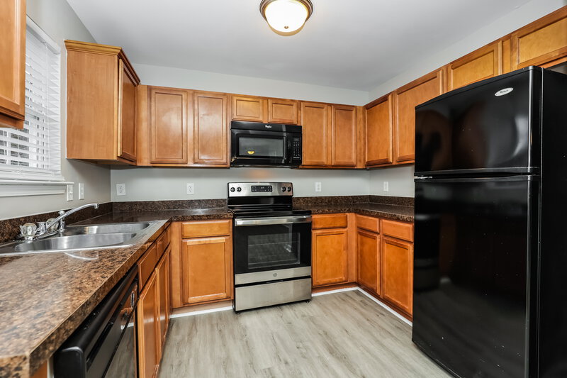 1,990/Mo, 1105 Modesto Ct La Vergne, TN 37086 Kitchen View 2