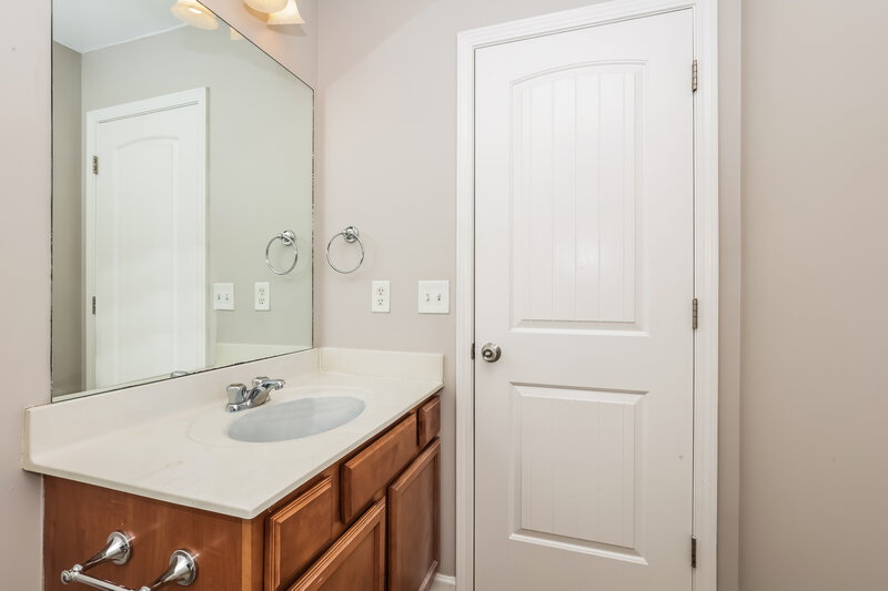 1,990/Mo, 1105 Modesto Ct La Vergne, TN 37086 Bathroom View