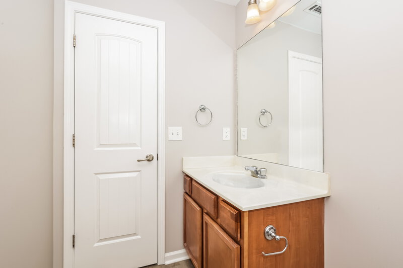 1,990/Mo, 1105 Modesto Ct La Vergne, TN 37086 Bathroom View 2