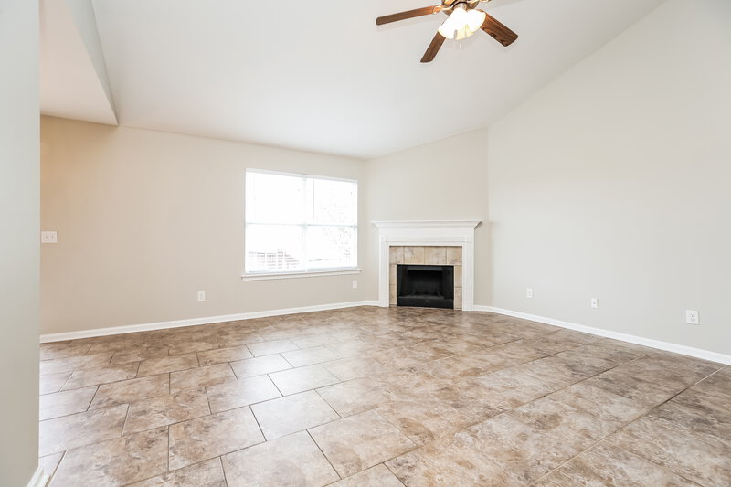 2,305/Mo, 209 Quiet Ln La Vergne, TN 37086 Living Room View 2