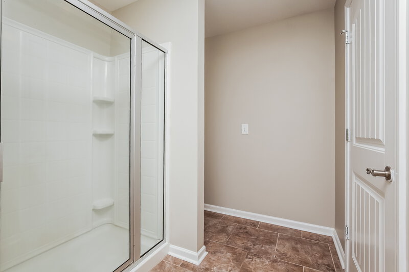 2,305/Mo, 209 Quiet Ln La Vergne, TN 37086 Main Bathroom View 3