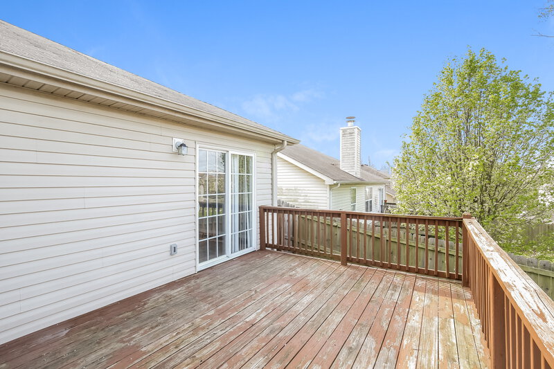 2,305/Mo, 209 Quiet Ln La Vergne, TN 37086 Deck View