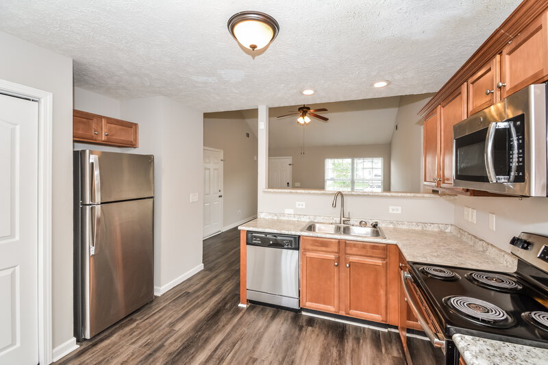 1,625/Mo, 1045 Tammy Sue Lane Lot 7612 La Vergne, TN 37086 Kitchen View 2