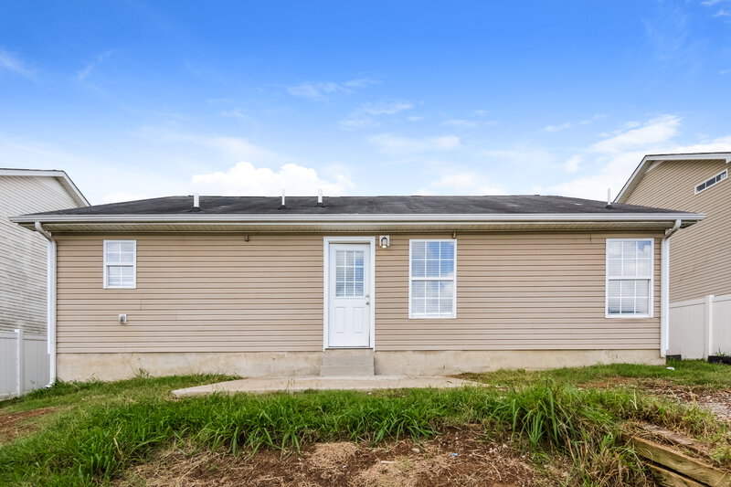 1,625/Mo, 1045 Tammy Sue Lane Lot 7612 La Vergne, TN 37086 Rear View