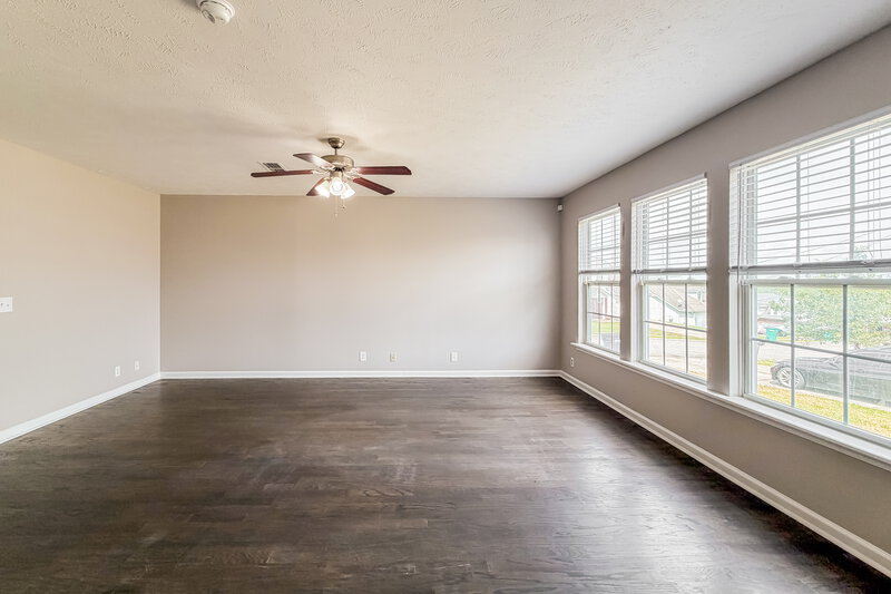 1,895/Mo, 927 Tom Hailey Blvd La Vergne, TN 37086 Living Room View