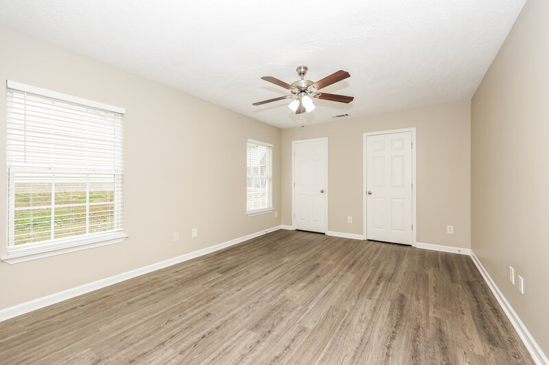 1,625/Mo, 179 Howard Woody Dr La Vergne, TN 37086 Living Room View