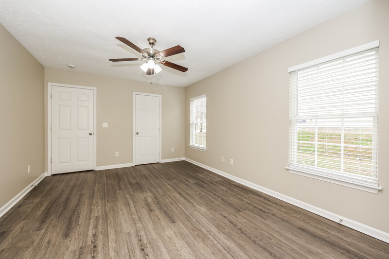 1,625/Mo, 179 Howard Woody Dr La Vergne, TN 37086 Living Room View 2
