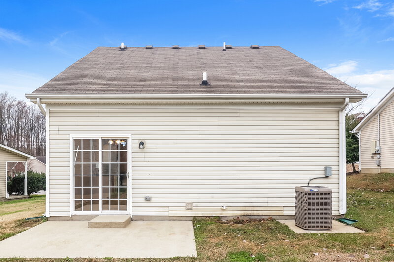 1,625/Mo, 179 Howard Woody Dr La Vergne, TN 37086 Rear View