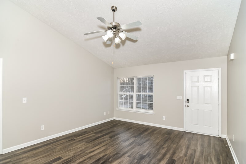 1,770/Mo, 177 Howard Woody Dr La Vergne, TN 37086 Living Room View 3