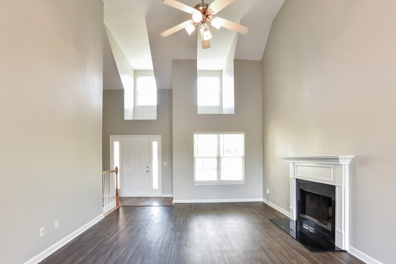 2,085/Mo, 1110 Harmony Ln La Vergne, TN 37086 Living Room View 4