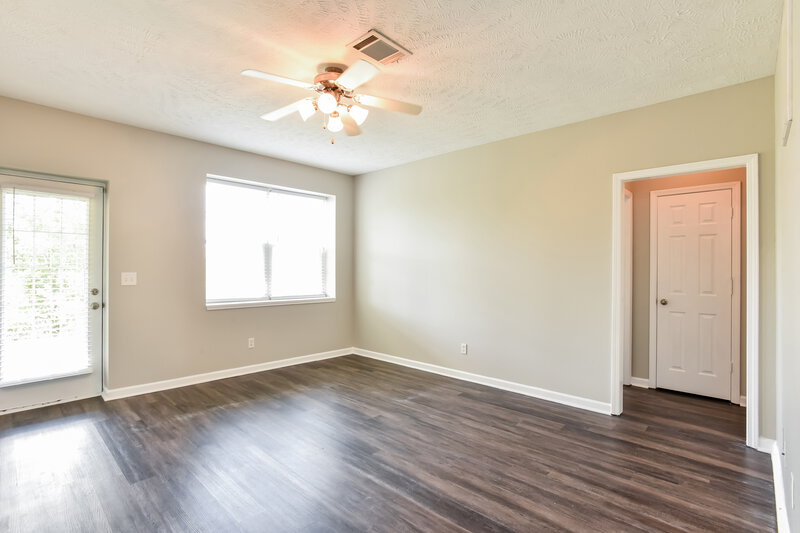 2,085/Mo, 1110 Harmony Ln La Vergne, TN 37086 Family Room View 2