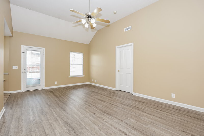 1,815/Mo, 1238 Shannon Ln La Vergne, TN 37086 Living Room View 2