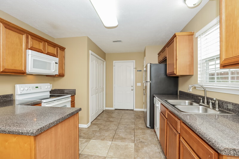 1,815/Mo, 1238 Shannon Ln La Vergne, TN 37086 Kitchen View