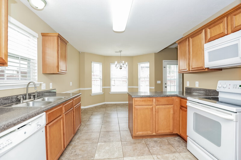 1,815/Mo, 1238 Shannon Ln La Vergne, TN 37086 Kitchen View 2