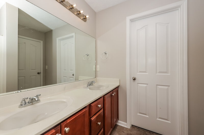 1,645/Mo, 1001 Tammy Sue Lane Lot 7601 La Vergne, TN 37086 Main Bathroom View