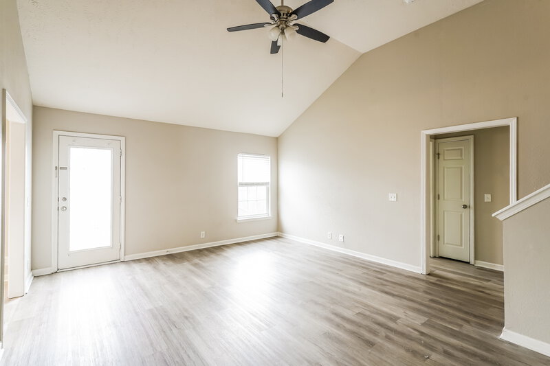 1,965/Mo, 1114 Sima Shabat Ct La Vergne, TN 37086 Living Room View