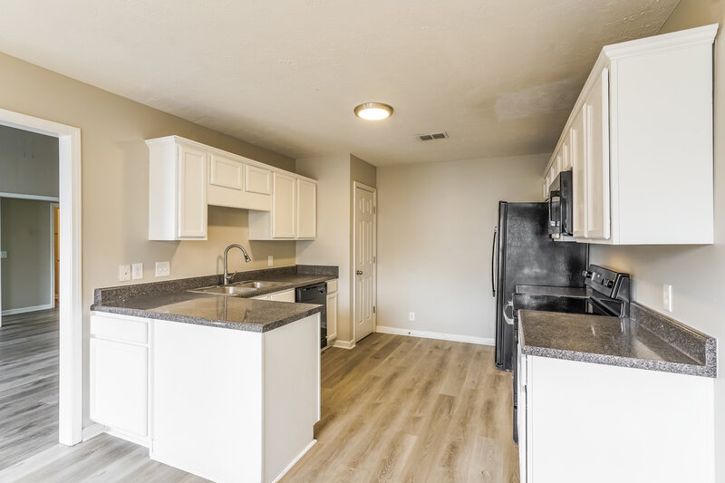 1,965/Mo, 1114 Sima Shabat Ct La Vergne, TN 37086 Kitchen View